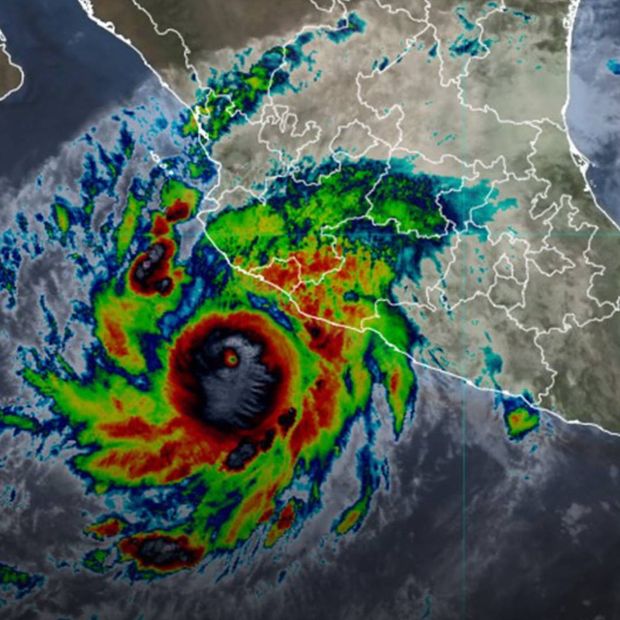 Huracan Simon cerca de Colima